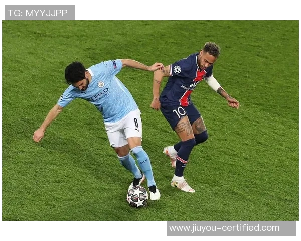 英超大战曼城与巴黎圣日耳曼0比0平局争议判罚引发全场热议