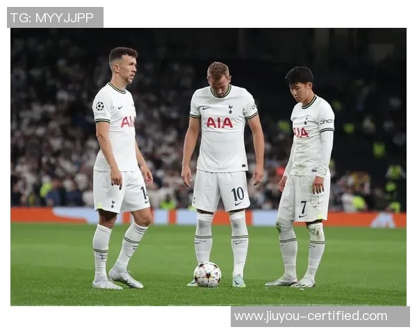 世界杯焦点战那不勒斯与热刺0比0平红牌事件引发全场热议与十大精彩瞬间回顾